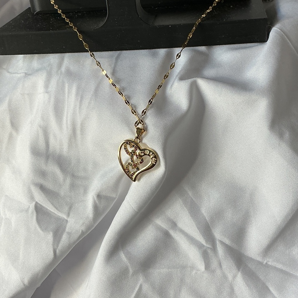 Gold Heart Pendant Necklace